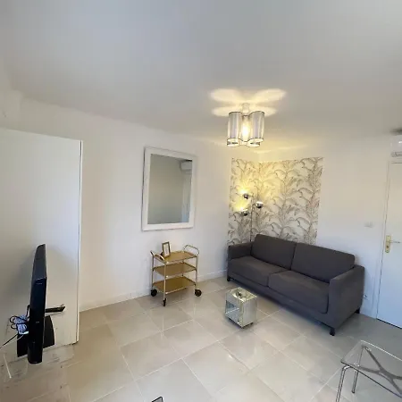 Carnot 2 Apartment *