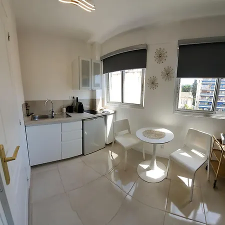 Carnot 2 Daire Cannes